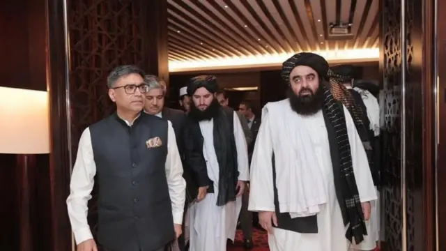 भारत के विदेश सचिव विक्रम मिसरी और अफ़ग़ानिस्तान में तालिबान शासन के विदेश मंत्री आमिर ख़ान मुत्तकी 