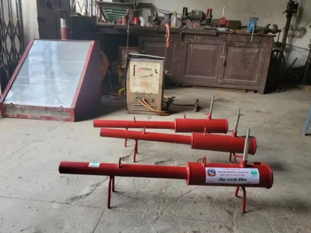 ठूलो आवाज आउने यस्ता बन्दुक १८ सय वटा जति वितरण गरिसकिएको बताइएको छ