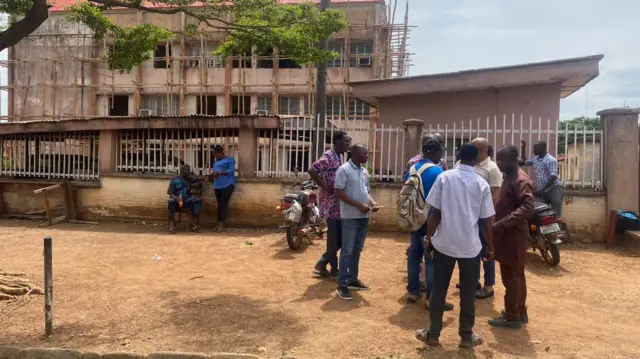 Aworan ileese monamona