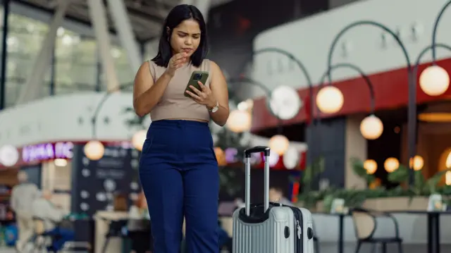 ශ්‍රී ලංකාවට විදේශ විනිමය ලැබෙන ක්‍රම අතුරින් ප්‍රධානම තැනක් ගනු ලබන්නේ විදෙස්ගත ශ්‍රමිකයින්ගෙන් ලැබෙන ප්‍රේෂණයි. ඒ අතුරින් වැඩි දායකත්වයක් ලබා දෙන ක්ෂෙත්‍රයක් වන්නේ ගෘහ සේවයයි.