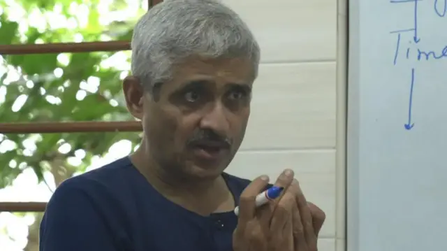 डॉ रवी कन्नन 