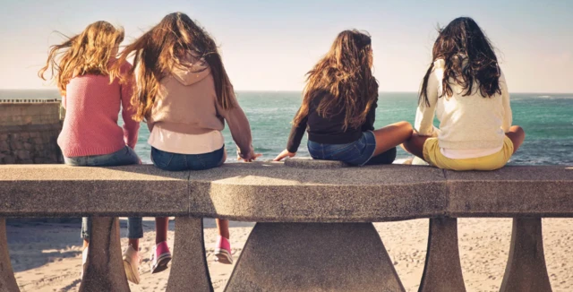 Ijoollee qarqara galaanaa taa'an