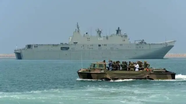 போர் பயிற்சி செய்யும் புகைப்படம் 