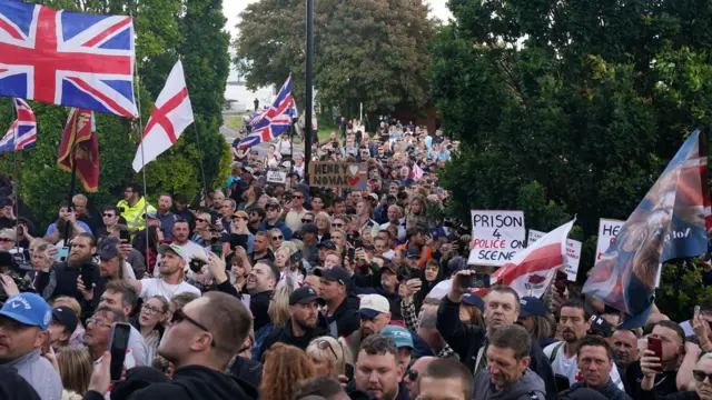 После убийства Новака в Саутгемптоне состоялась акция протеста, которая переросла в столкновения с полицией
