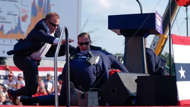 డోనల్డ్ ట్రంప్ 