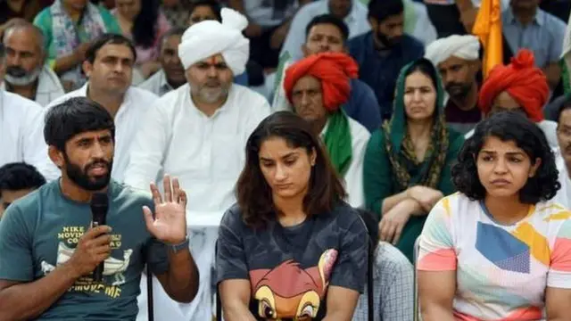 ધરણાં પર બેઠેલાં પહેલવાનો