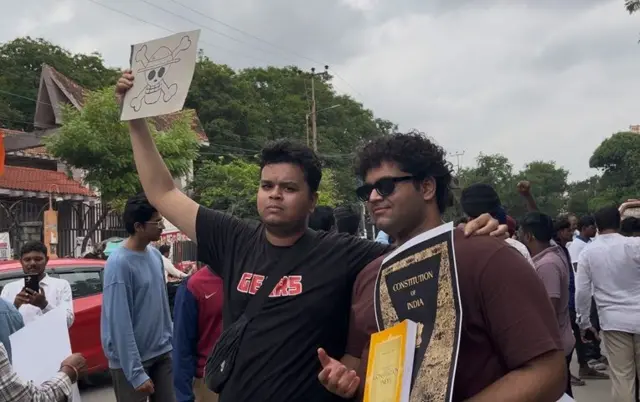 భారత్, కాక్రోచ్ జనతా పార్టీ, రాజకీయాలు, తెలంగాణ, హైదరాబాద్
