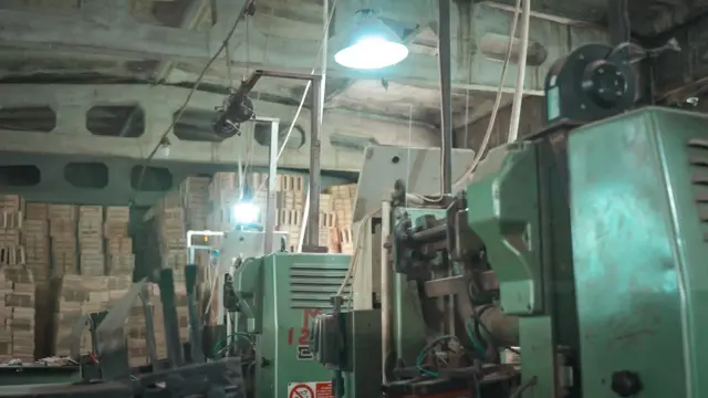 Кыргызстандагы жыгач куту чыгарган жеке менчик завод 