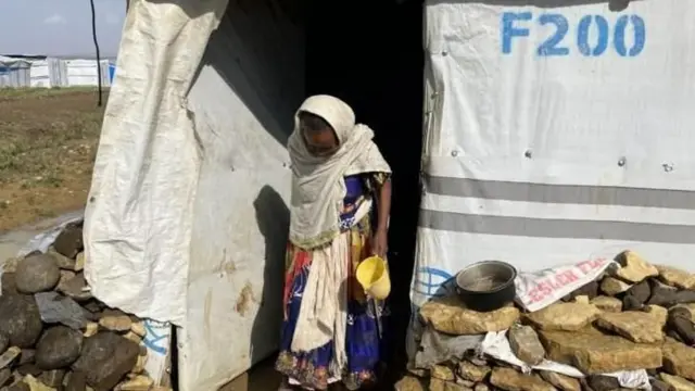 ተመዛባሊት ኣደ ካብ ኬንዳ እናወጸት