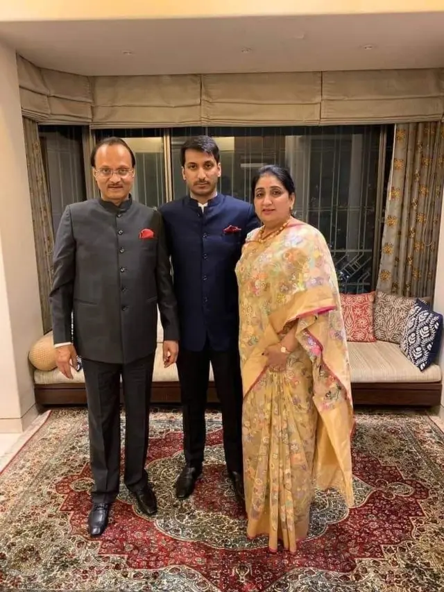 अजित पवार, सुनेत्रा पवार, पार्थ पवार 