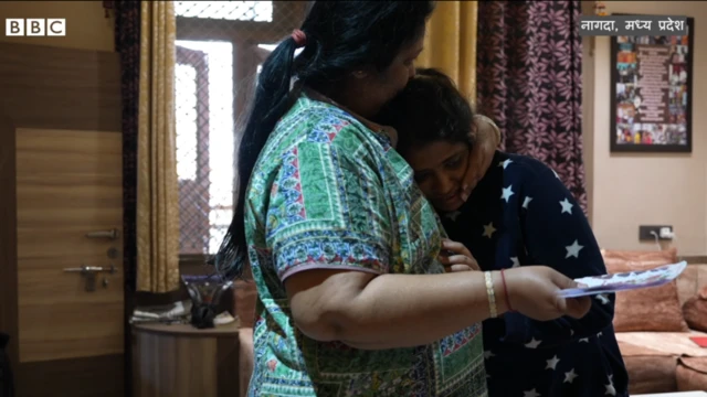 తల్లితో సోను, పంకజ్, మధ్యప్రదేశ్