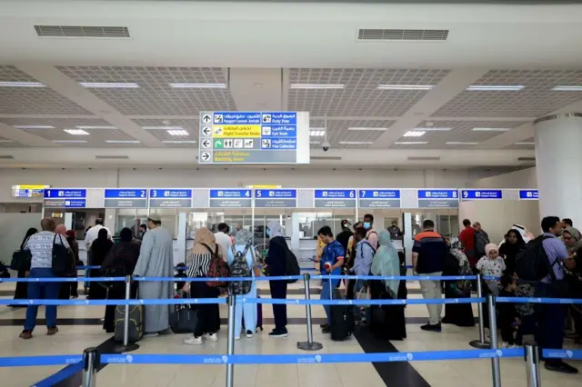 ابو ظہبی ایئرپورٹ، امیگریشن