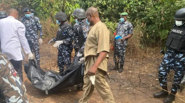 Ozu ndị a bọpụtara n'ogige ndị ntọrị mmadụ