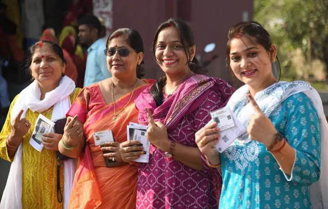 बिहार के लगभग सभी एग्ज़िट पोल राज्य में एनडीए की सरकार बना रहे हैं.