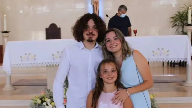 Claudia, Martim, Mariana baragwaye kubera ikirere