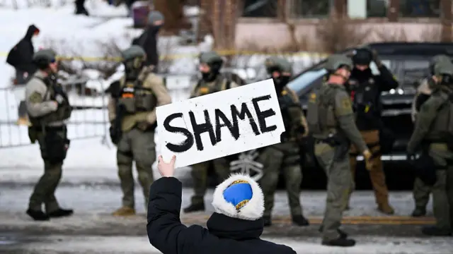 تیراندازی مامور مهاجرت در امریکا 