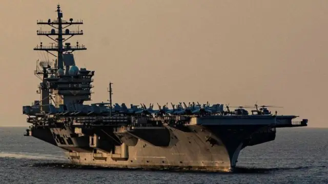 استجابت طائرات هليكوبتر تابعة لحاملة الطائرات يو إس إس أيزنهاور لنداء استغاثة من سفينة حاويات دنماركية