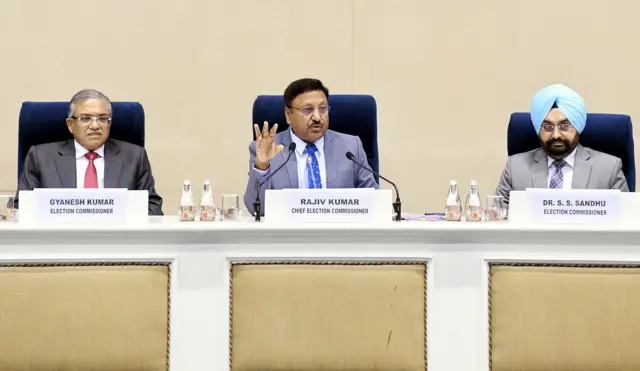 चुनाव आयुक्त