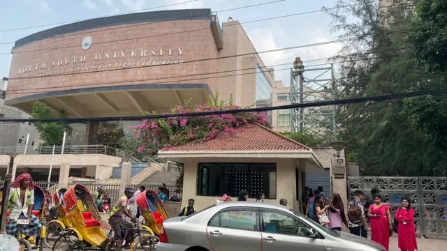 পড়াশোনা শেষে চাকরি নিয়ে অনিশ্চয়তা আছে তরুণদের মাঝে