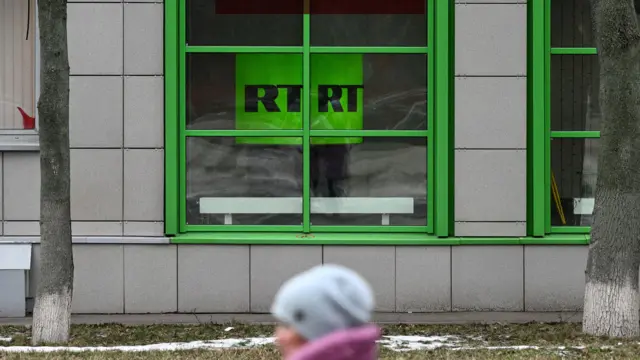 公司總部展示RT電視頻道的標誌
