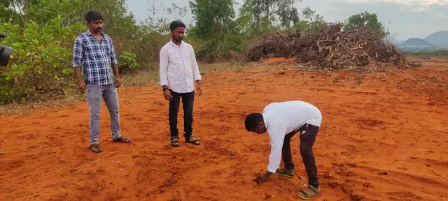 ఎర్రమట్టి దిబ్బలు 