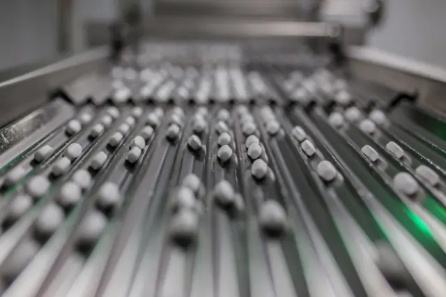 औषधनिर्मिती उद्योगाला रेसिप्रोकल टॅरिफमधून सूट देण्यात आली आहे.