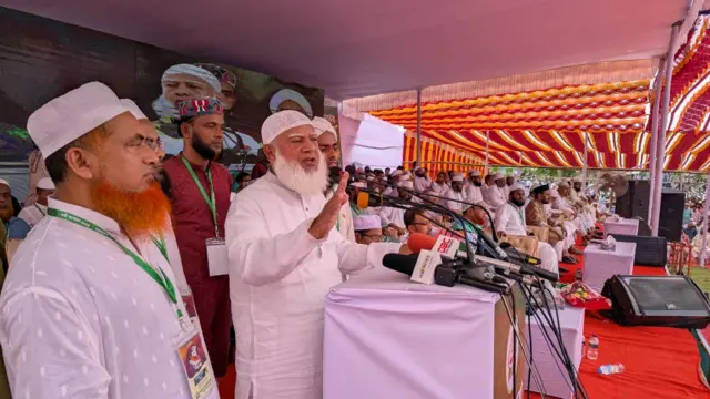 সম্প্রতি দলীয় এক কর্মসূচিতে জামায়াতে ইসলামীর আমির শফিকুর রহমান