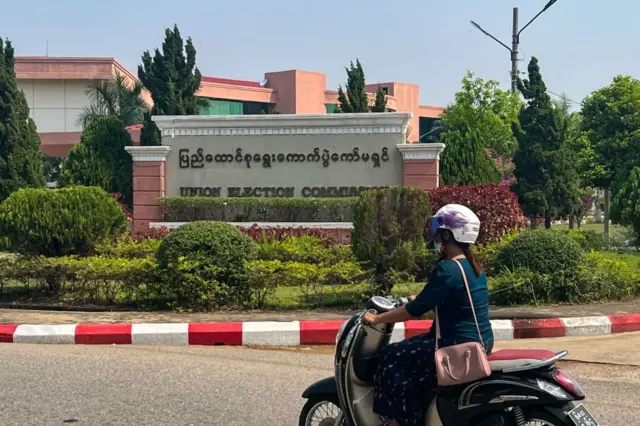သံတမန်တွေ နဲ့ ပါတီတွေ တွေ့ဆုံခွင့် ရွေးကောက်ပွဲကော်မရှင်ဘယ်လိုကန့်သတ်ထားလဲ