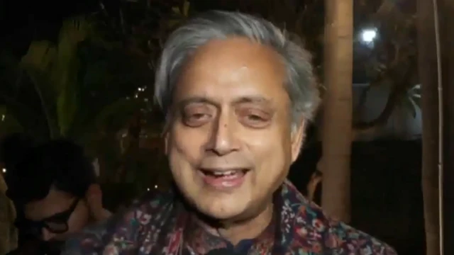 गेल्या काही महिन्यांपासून माध्यमांमध्ये शशी थरूर आणि भाजपमधील "वाढत्या जवळीकतेबद्दल" चर्चा सुरू आहे.