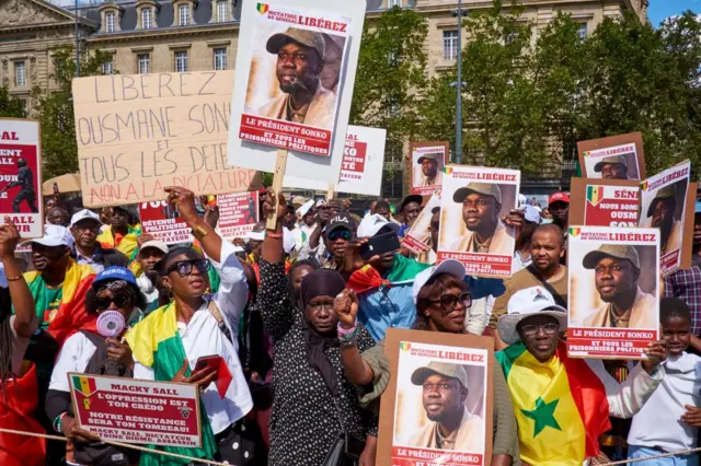 Rassemblement de la diaspora sénégalaise à Paris, pour exiger la libération d'Ousmane Sonko et de tous les prisonniers politiques au Sénégal (12 août 2023)