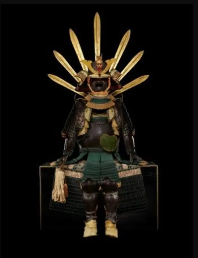 زي محاربي الساموراي.