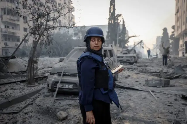 La fotoperiodista Samar Abu Elouf