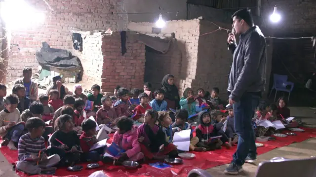 Pakistan: aba bana baronse amahirwe yo kwiga bavuye iyo biriwe ku mirimo.