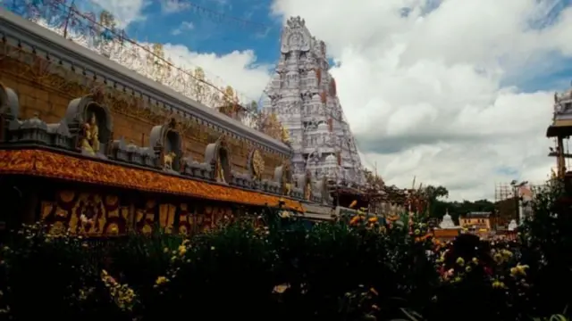 आंध्र प्रदेशचे माजी मुख्य सचिव कृष्णा राव म्हणाले की नियमानुसार मंदिरात फक्त हिंदूंचीच नियुक्ती करण्याची तरतूद आहे
