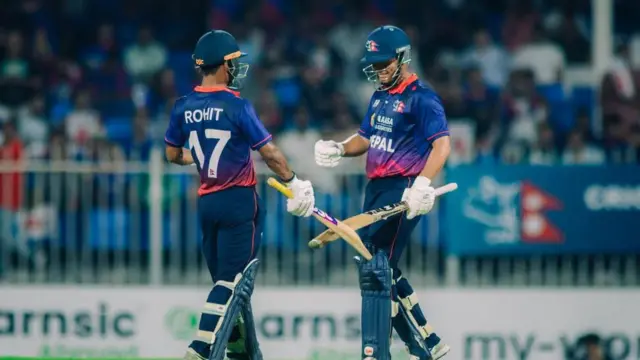 नेपाल र वेस्ट इन्डिजबीचको खेलका क्रममा रोहित पौडेल र कुशल मल्ल