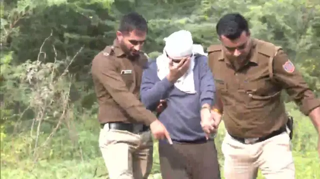అఫ్తాబ్ ‌ను అటవీ ప్రాంతానికి తీసుకొచ్చిన పోలీసులు 