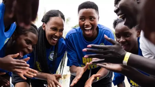 Sarah afata ubujyanama bwe nk'ikintu gikomeye mu gufasha abakobwa kugera ku nzozi zabo