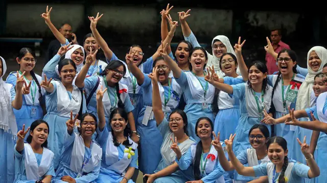 ভাল ফল ফেয়ে শিক্ষার্থীদের উচ্ছ্বাস 