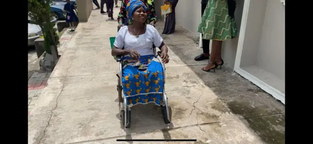 Pesin way lose her two legs