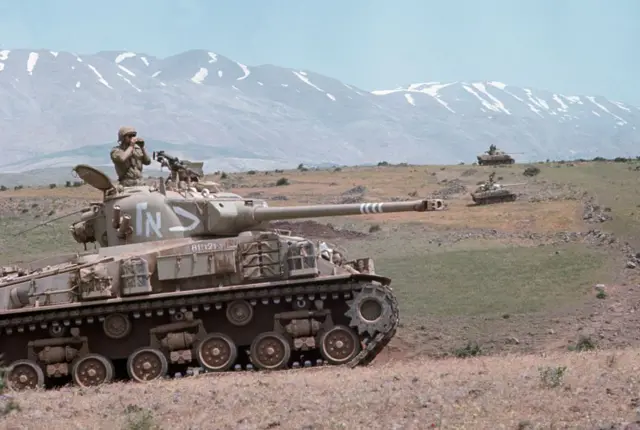 1967'de Suriye içlerine ilerleyen bir İsrail tankı.