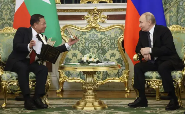 စစ်ခေါင်းဆောင် ဗိုလ်ချုပ်မှူးကြီးမင်းအောင်လှိုင် နဲ့ ရုရှားသမ္မတပူတင်တို့ အခုနှစ်ထဲ တွေ့ဆုံတဲ့ မြင်ကွင်း 