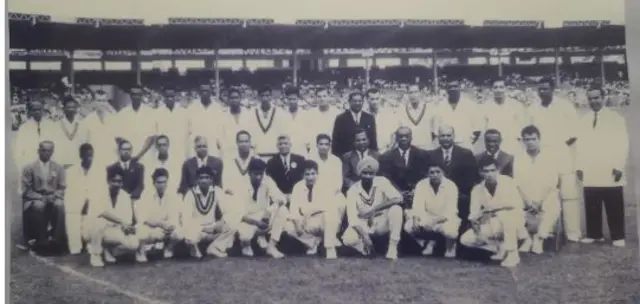 વેસ્ટ ઇન્ડિઝની ટીમ સાથે ભારતીય ખેલાડીઓ