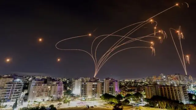 الحرس الثوري الإيراني: الهجوم الصاروخي ضد إسرائيل كان الأقوى والأكثر دقة