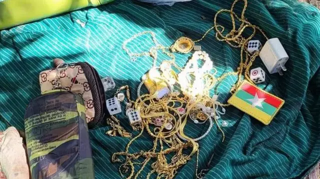 တိုက်ပွဲအပြီး ကော်ဘရာစစ်ကြောင်းက သိမ်းဆည်းရမိတဲ့ ပစ္စည်းများ