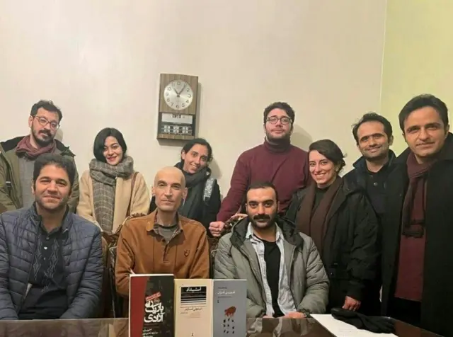 فرهاد میثمی در دیدار با فعالان مدنی دیگر نیز بار دیگر مطالعه سه کتاب مورد نظرش را توصیه کرد