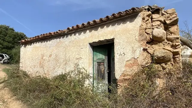 Село було покинуте понад 40 років тому, Сардинія 576