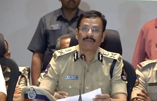 சௌதி அரேபியாவில் பேருந்து விபத்து, இந்தியர்களின் கதி என்ன?