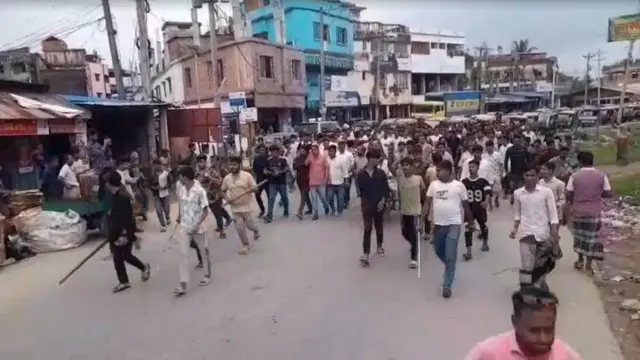 চকরিয়ায় মিছিল বের করে বিএনপি নেতাকর্মীরা