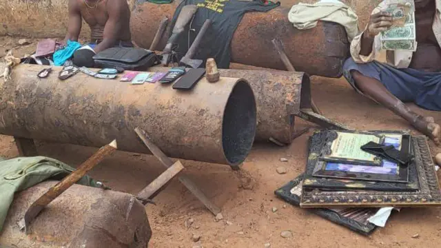 Mmadụ abụọ a na-enyo enyo na ha bụ ndị otu Ipob