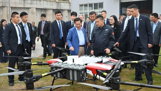 တရုတ်အဆင့်မြင့်ဒရုန်းကုမ္ပဏီ Zhongyue Aviation UAV Firefighting-Drone Co.Ltd. ကို ရောက်ရှိနေတဲ့ စစ်ခေါင်းဆောင်